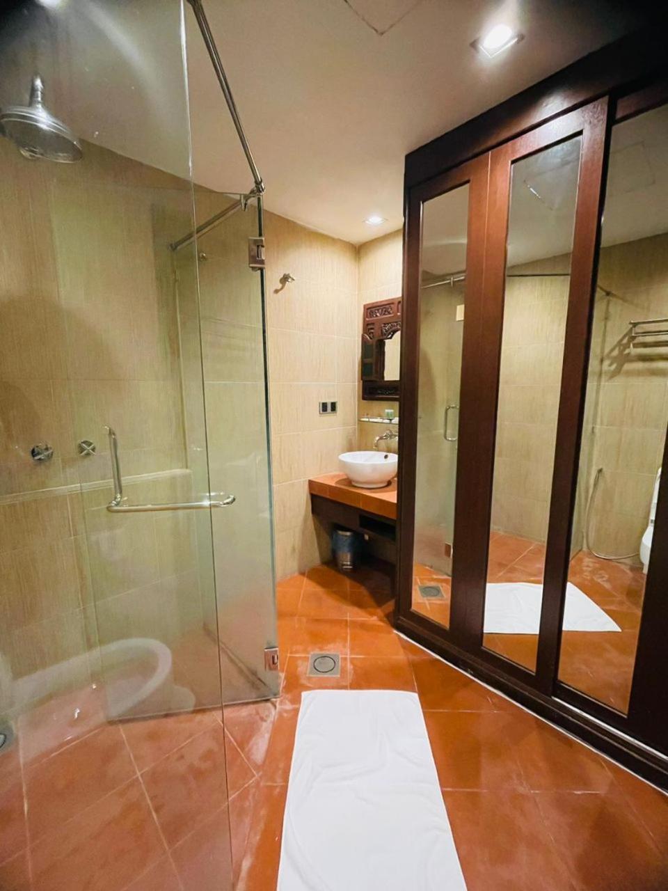 Indulgence Living Hotel Ипох Екстериор снимка