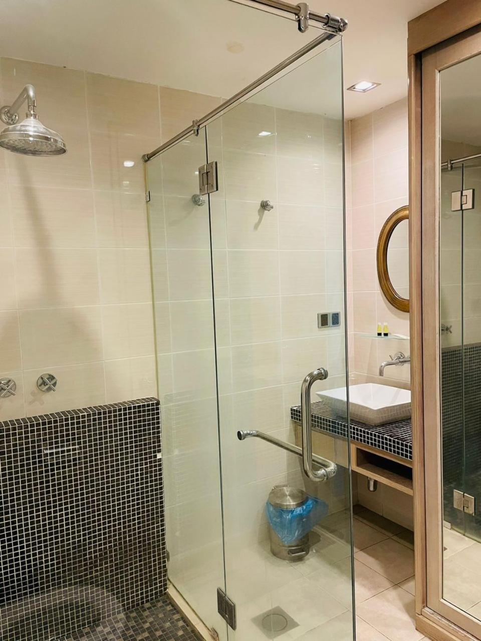 Indulgence Living Hotel Ипох Екстериор снимка